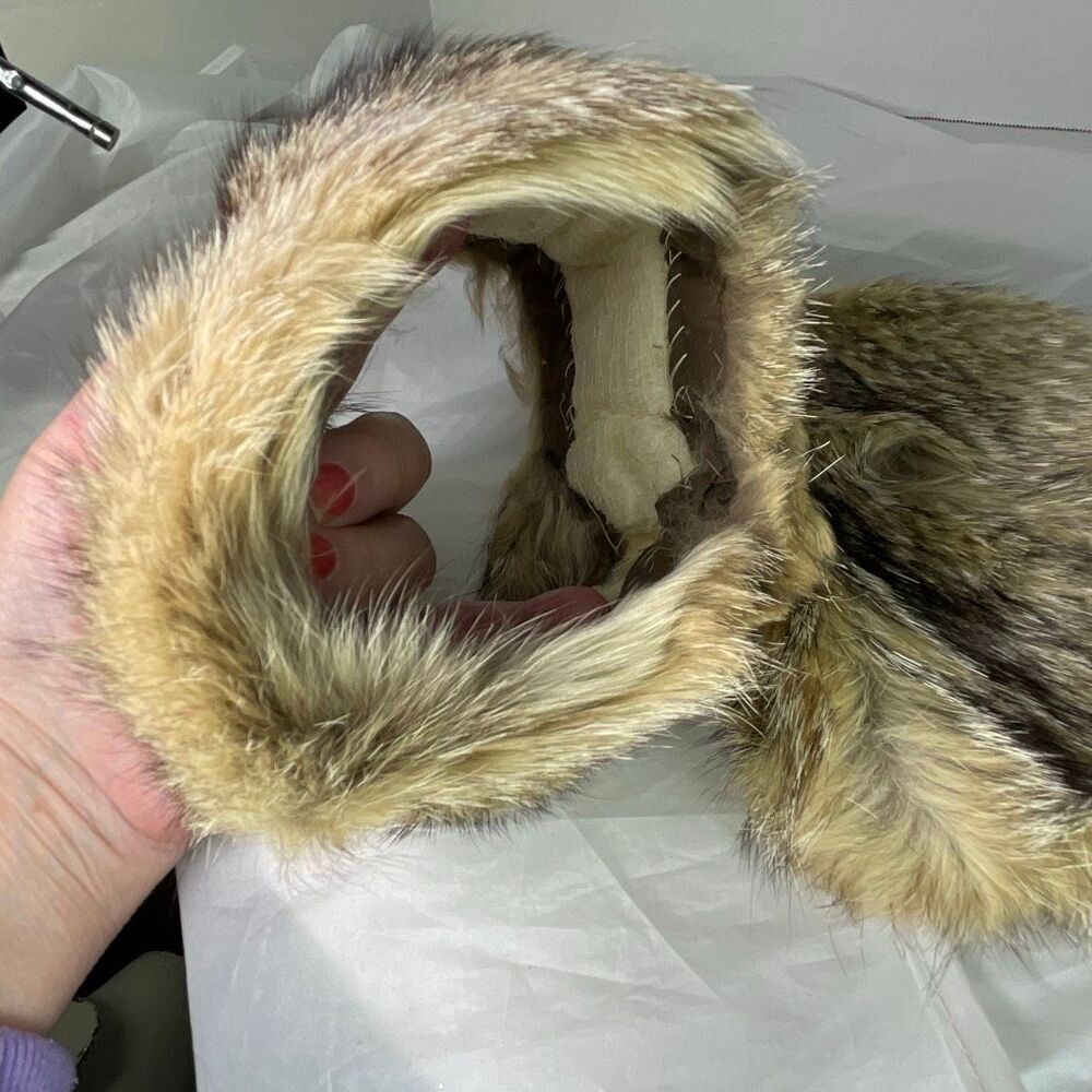 Vintage Coyote fur mitten top or coat cuffs - Picture 2 of 11